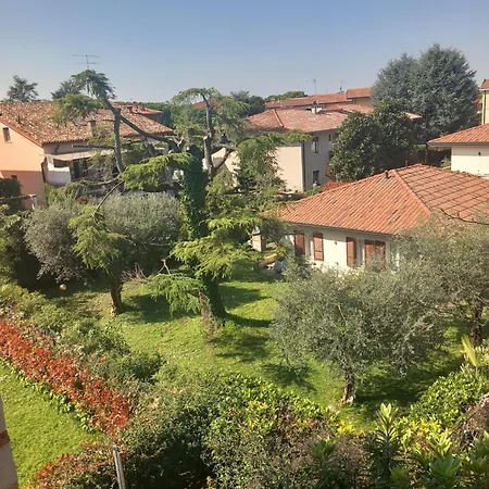 Linuccia Апартаменты Сирмионе