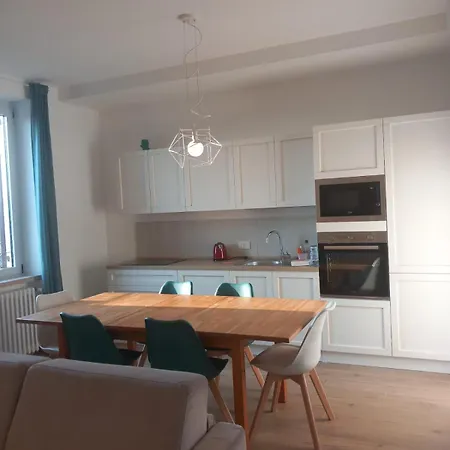 Linuccia Сирмионе