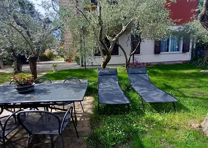 Linuccia Sirmione